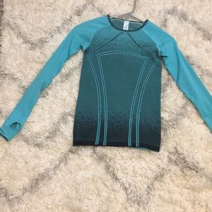 Girls Ivivva long sleeve in great condition!